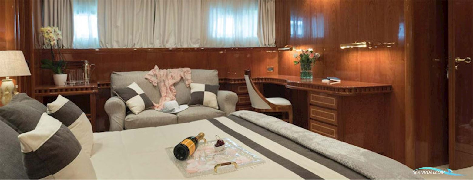 Versilcraft 32.5M/105ft "Sugar"