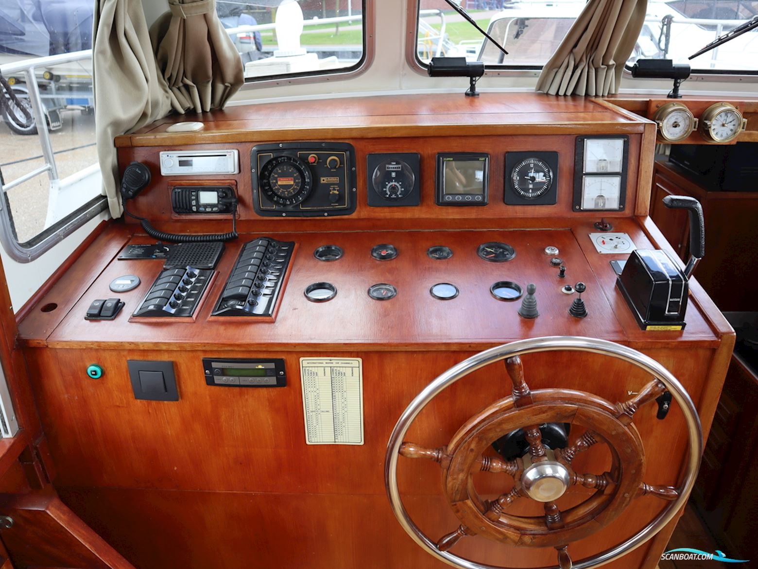 Vissers Trawler 1050