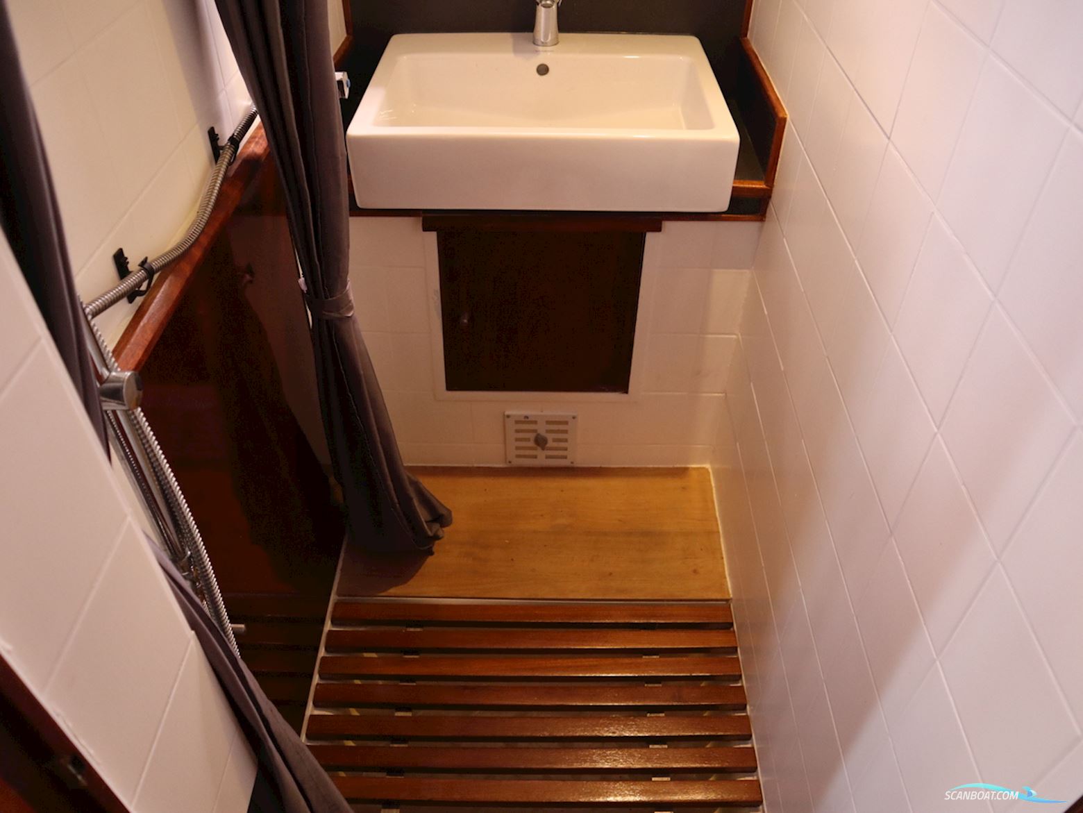 Vissers Trawler 1050