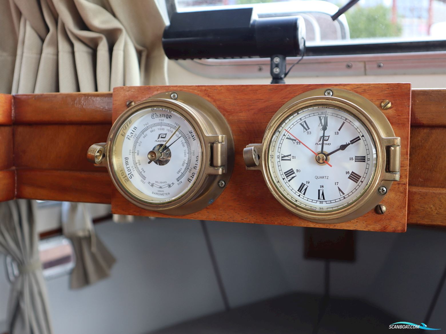 Vissers Trawler 1050