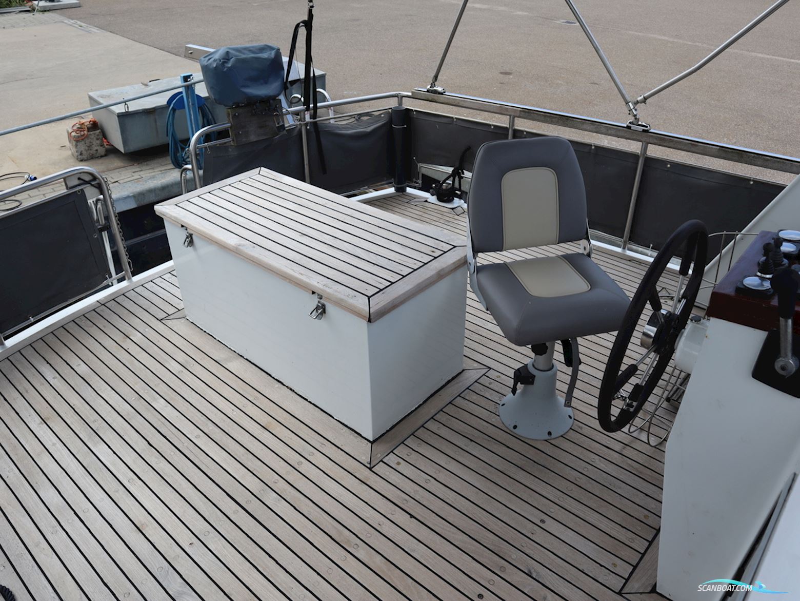 Vissers Trawler 1050