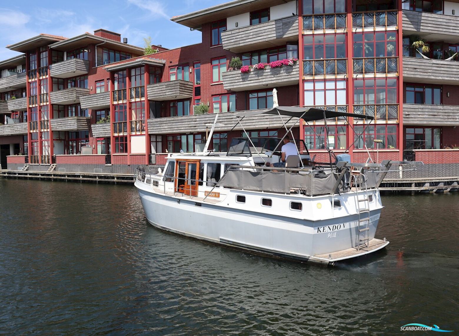 Vissers Trawler 1050