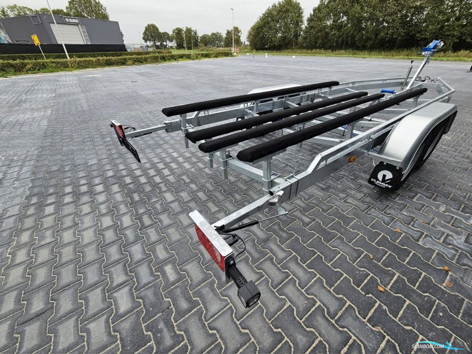 Vlemmix Boottrailers F 2700 kg. Balken trailer met Wegklapbare LED verlichting