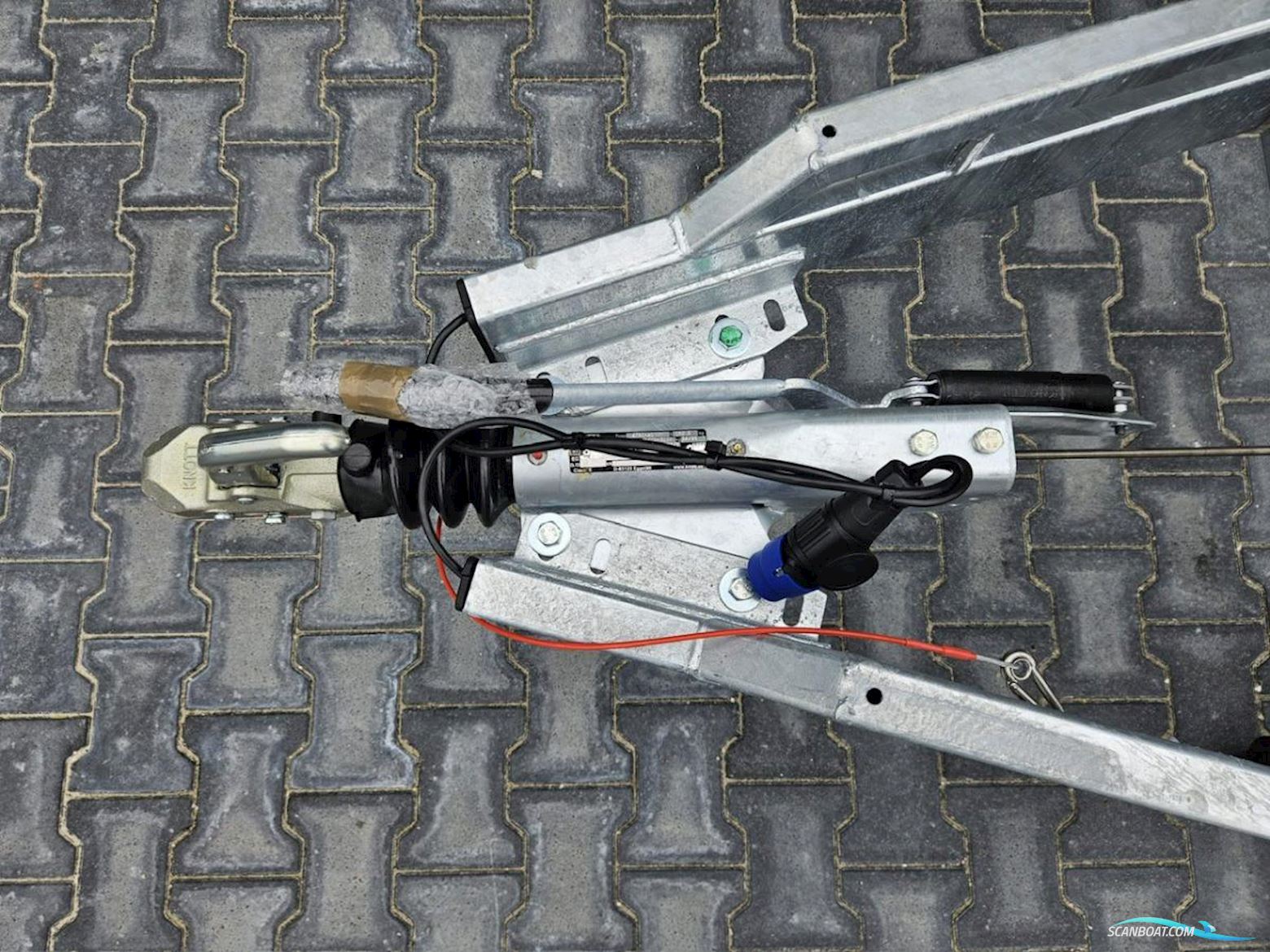 Vlemmix Boottrailers F 2700 kg. Balken trailer met Wegklapbare LED verlichting