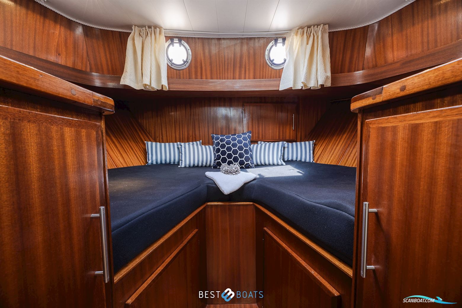 Vripak Yachting 965 OK