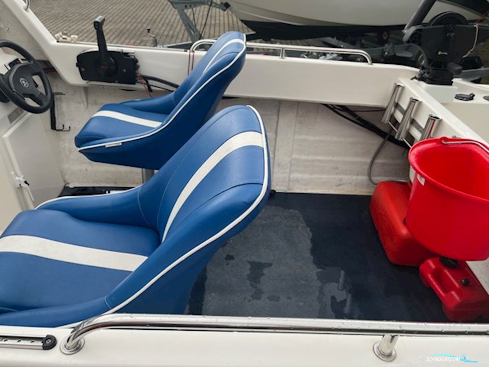 Warrior 150 HT Med 60 hk Mariner-Efi 4 Takt