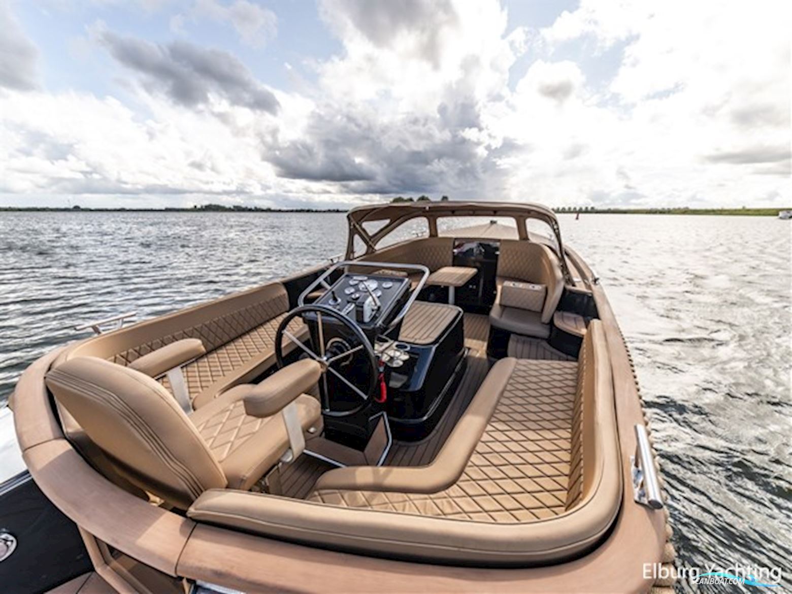 Waterspoor 717 Aviator