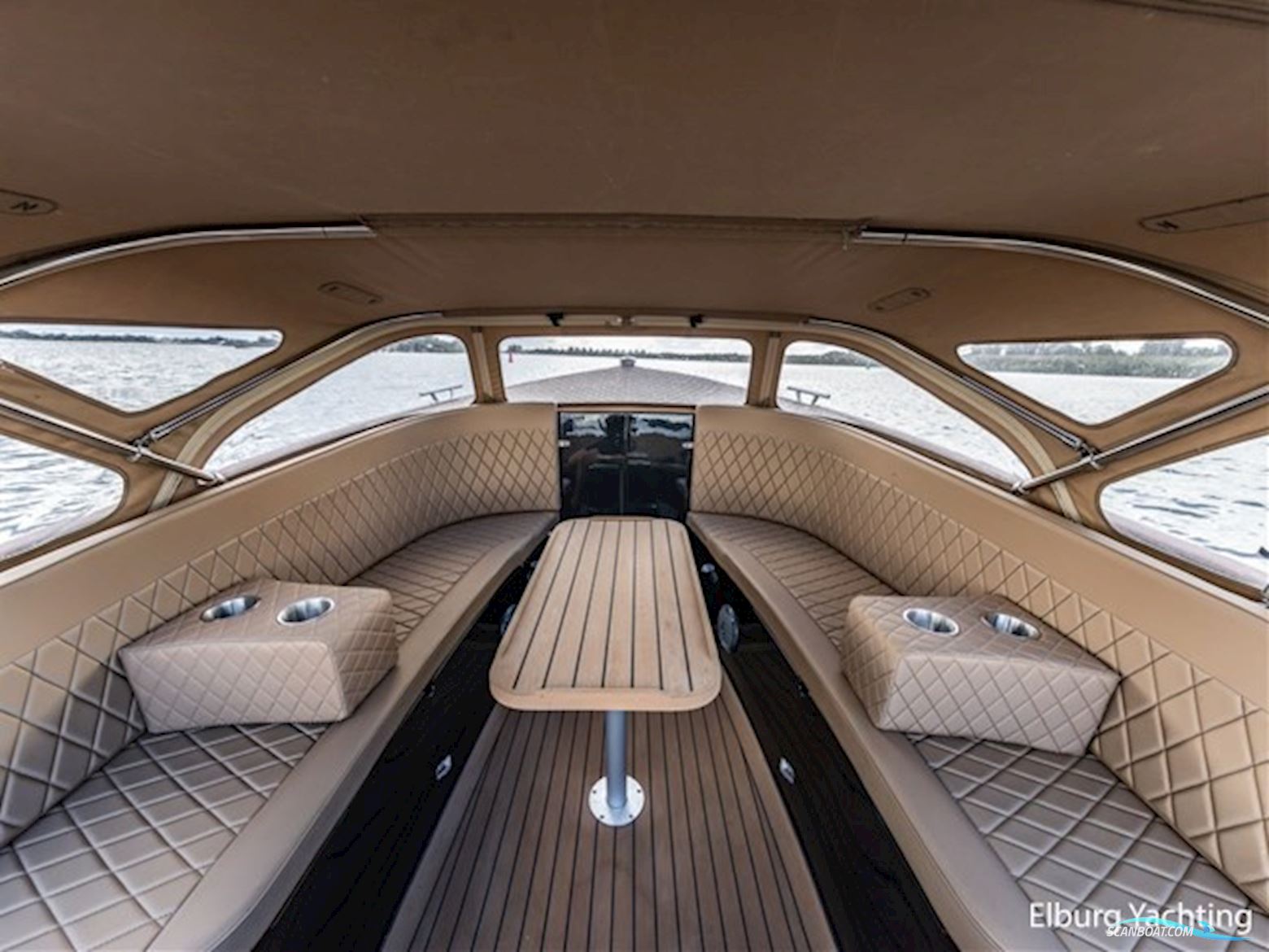Waterspoor 717 Aviator