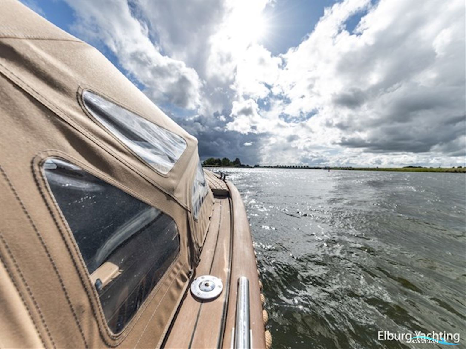 Waterspoor 717 Aviator