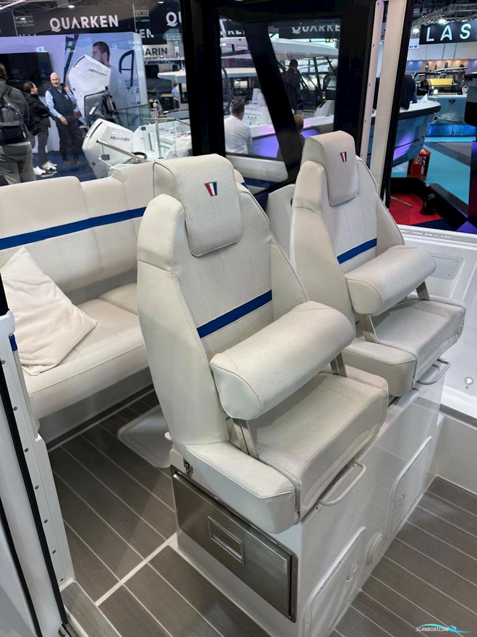 Wellcraft 28 Explorer