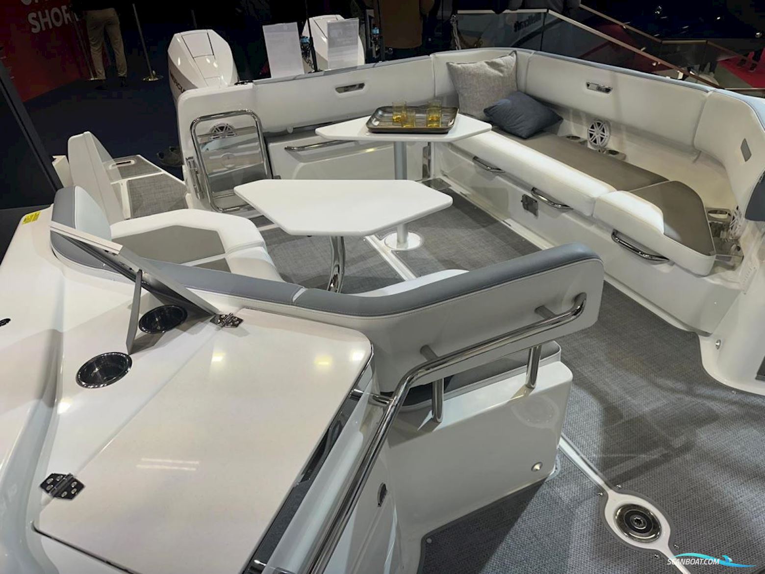 Wellcraft 38 T-Top
