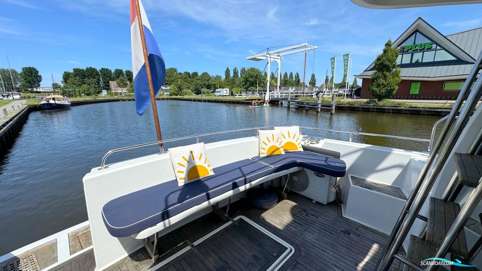 Whitewater Wolfe 46 Flybridge