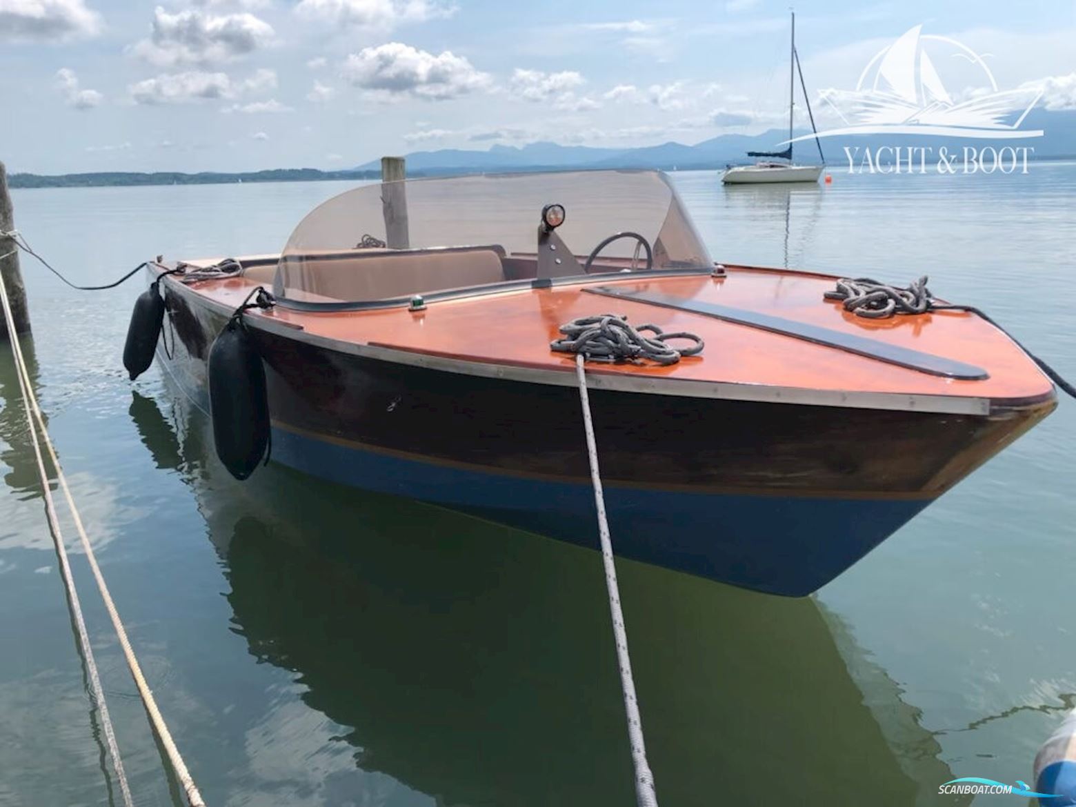 Wiking Variant Motorbåt 1984, med Einmeier motor, Tyskland