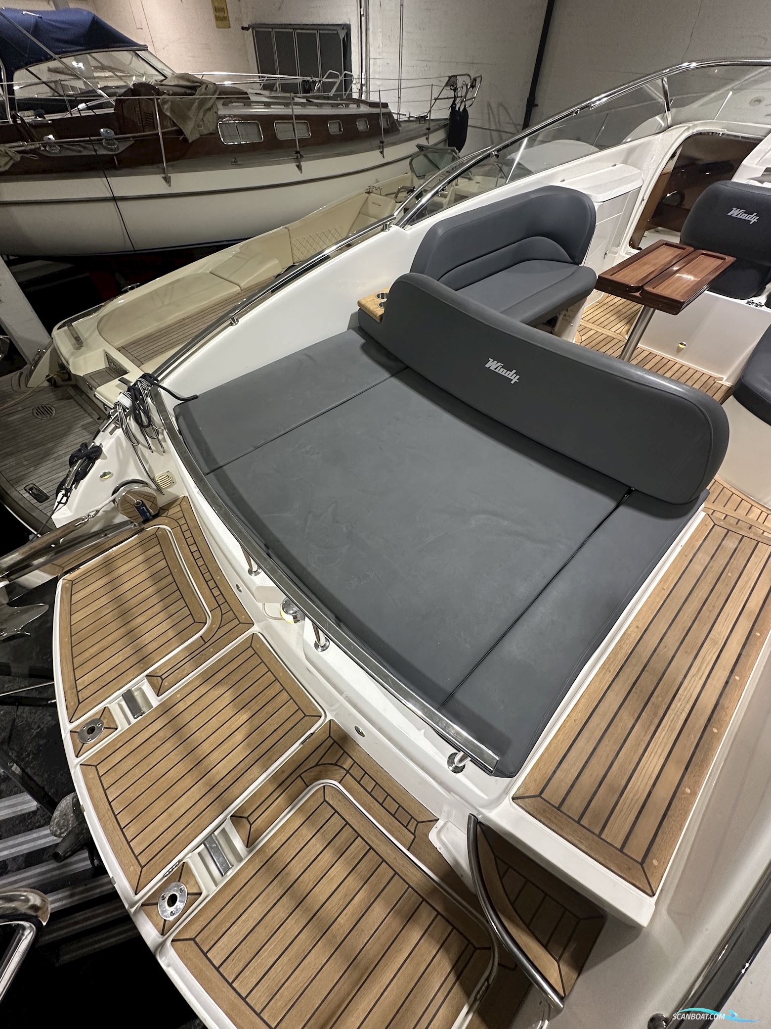 Windy 32 Grand Tornado