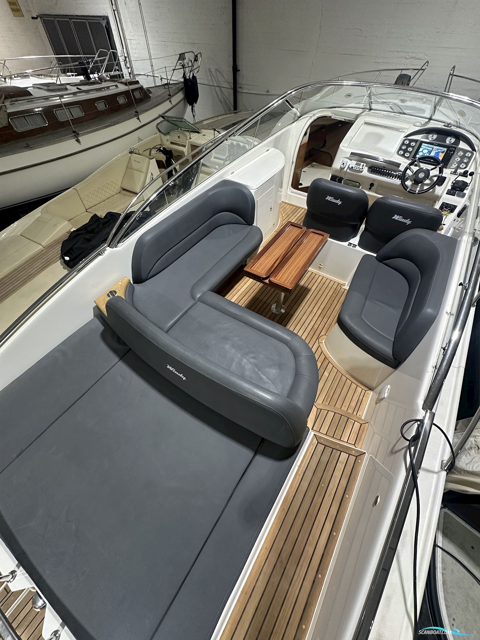 Windy 32 Grand Tornado