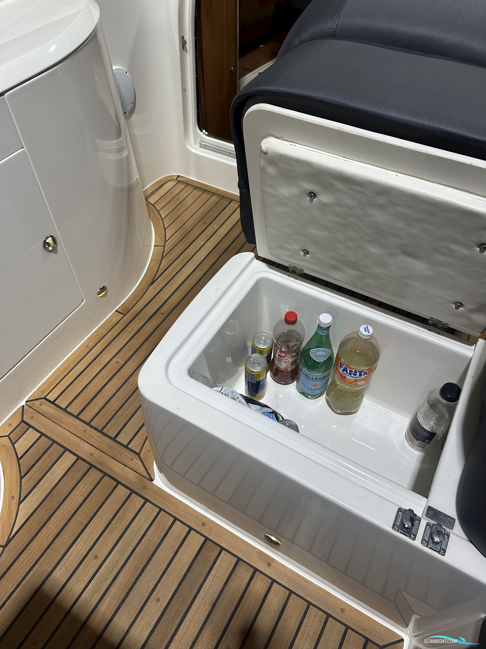 Windy 32 Grand Tornado