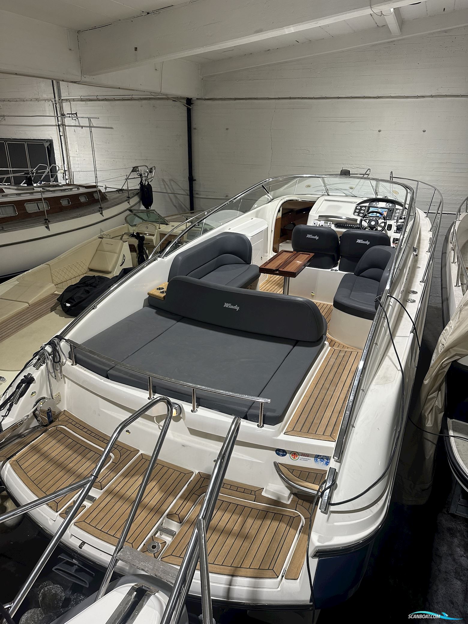 Windy 32 Grand Tornado