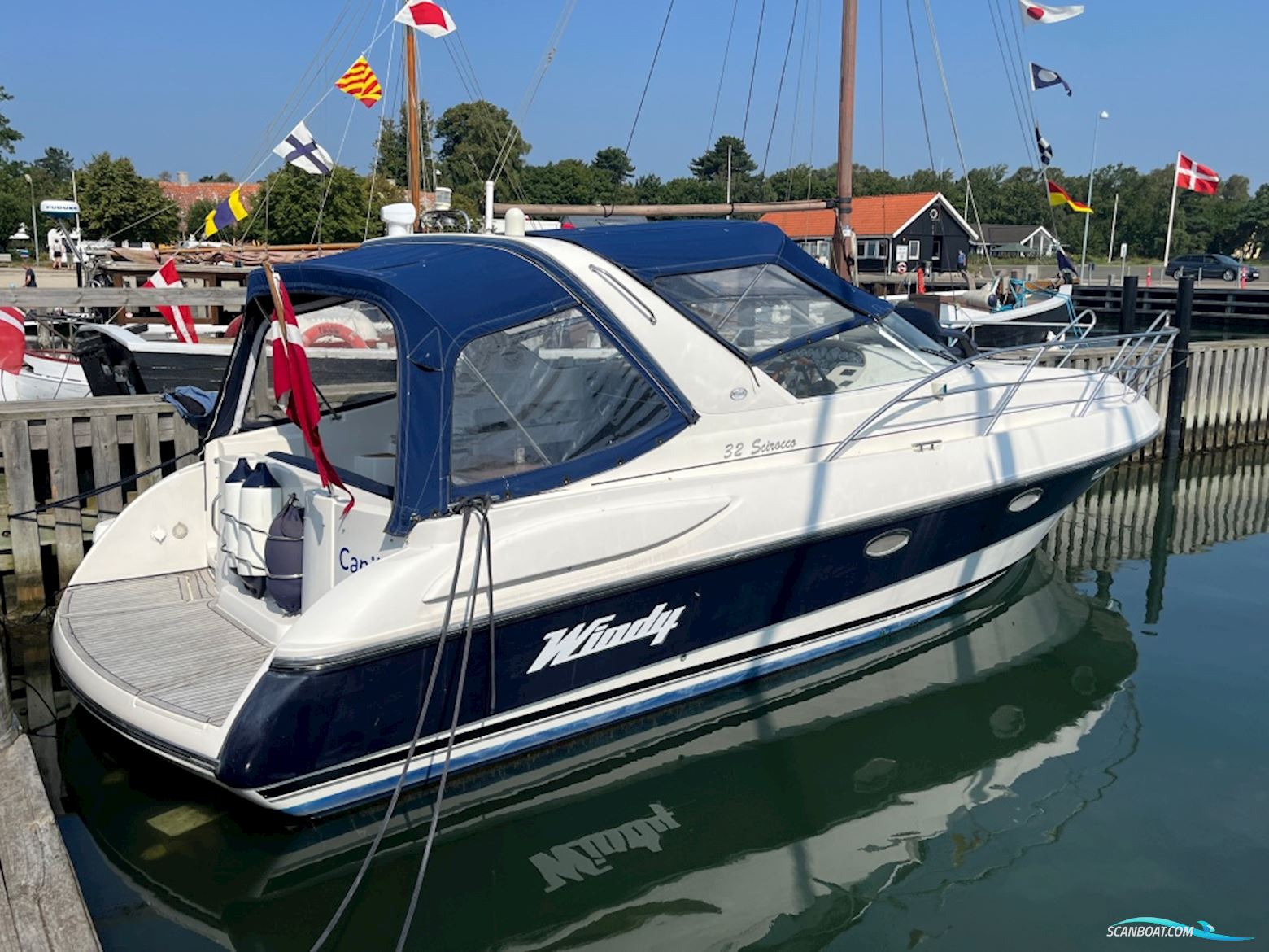 Windy 32 Scirocco - Købsaftale Underskrevet Motorbåt 2000, med Volvo Penta Kad32 motor, Danmark
