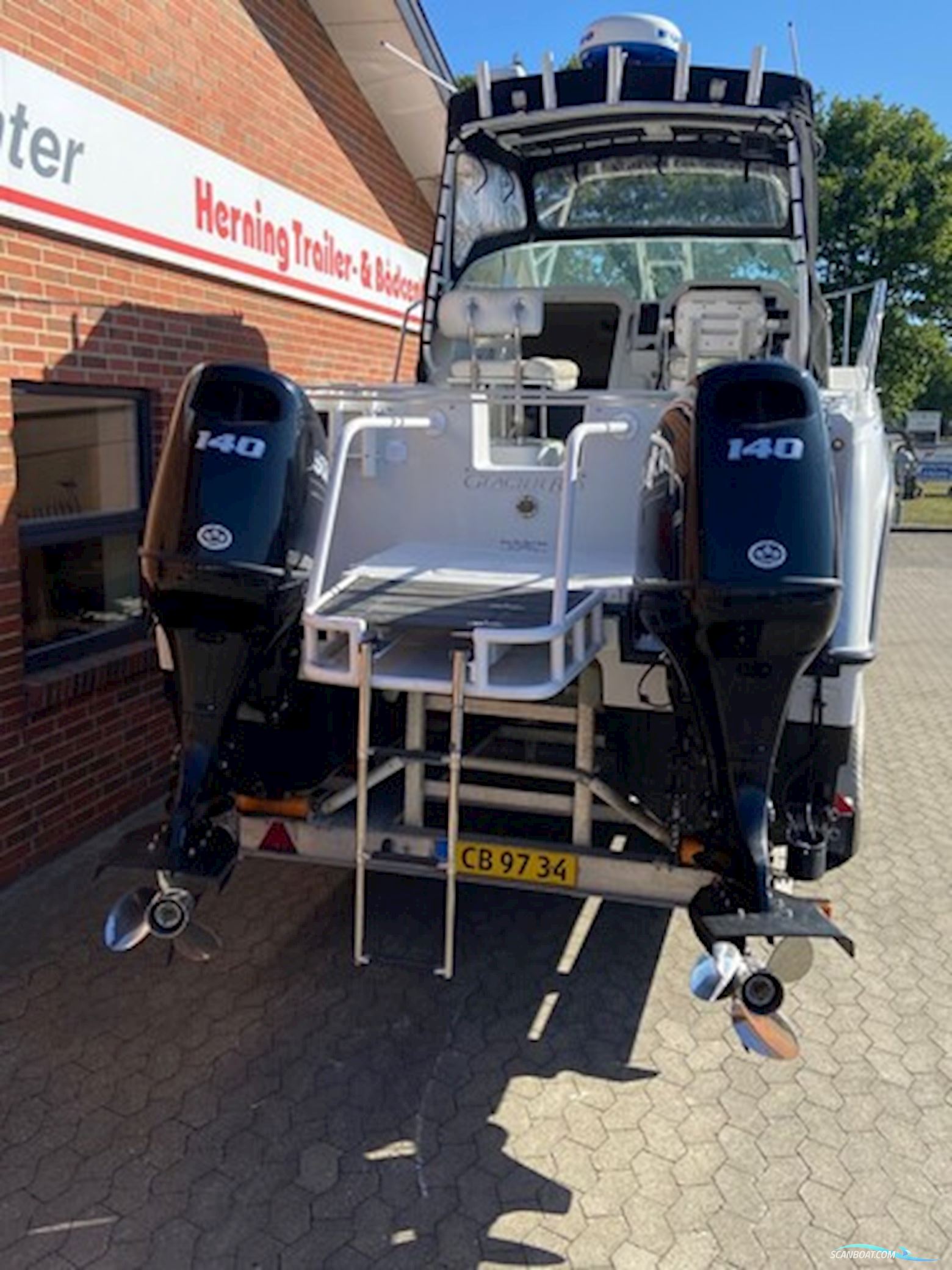 WorldCat Glacier Bay catamaran Isle Runner 2270 m/2 stk. Suzuki F140 hk og float-on alutrailer