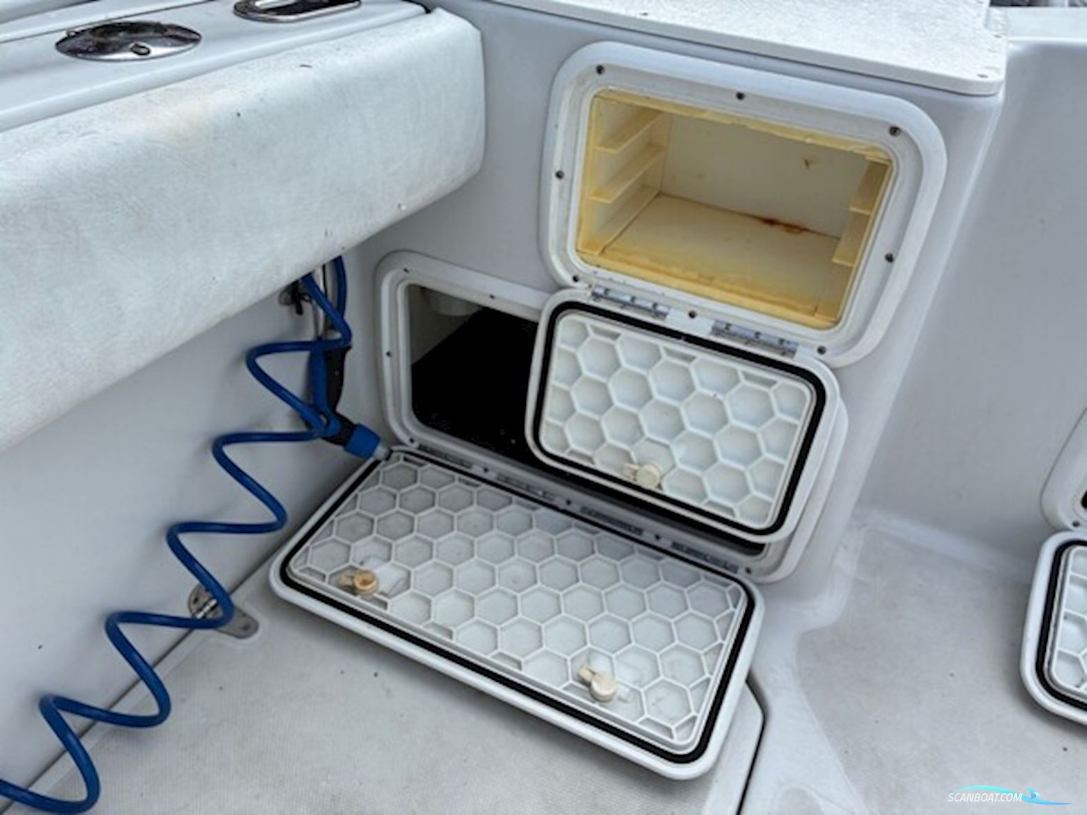 WorldCat Glacier Bay catamaran Isle Runner 2270 m/2 stk. Suzuki F140 hk og float-on alutrailer