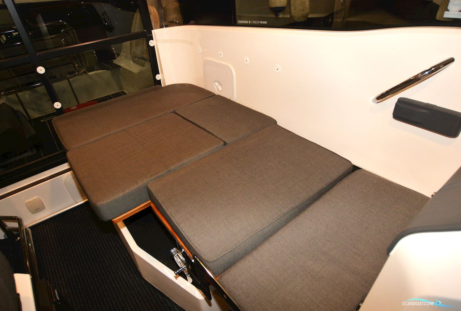 XO 270 RS Cabin