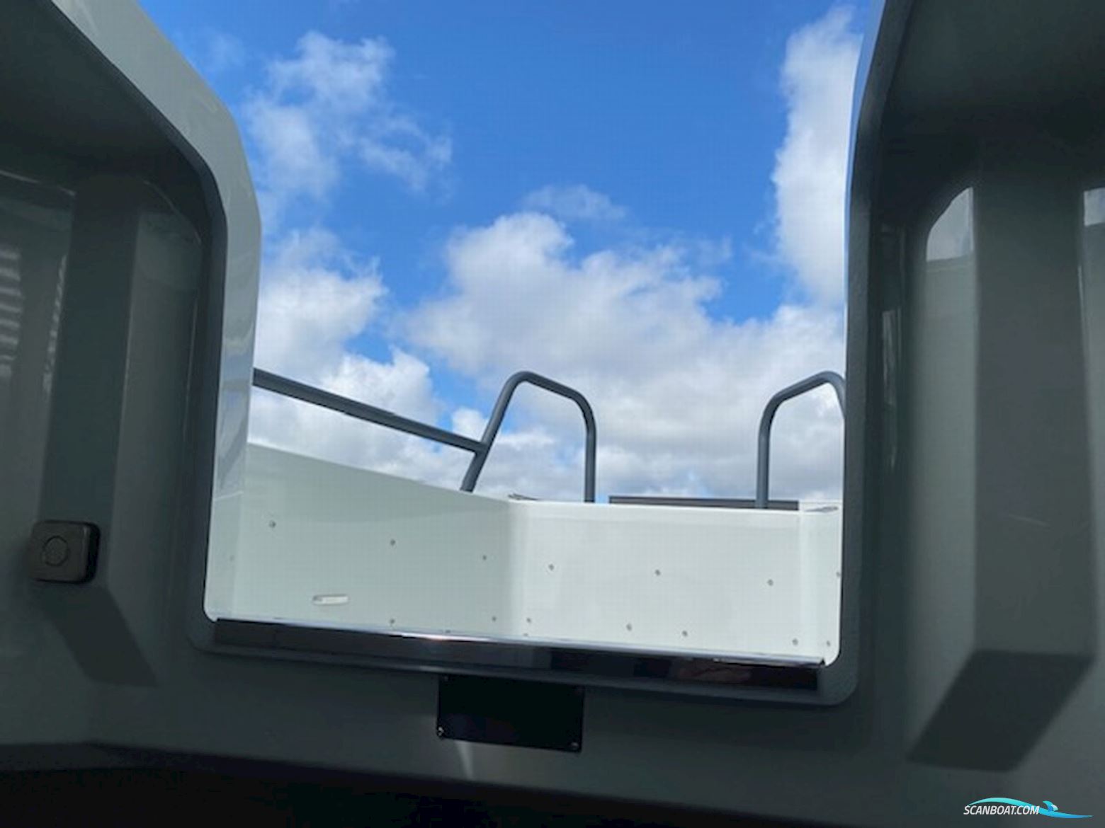 XO Boats Dfndr 9