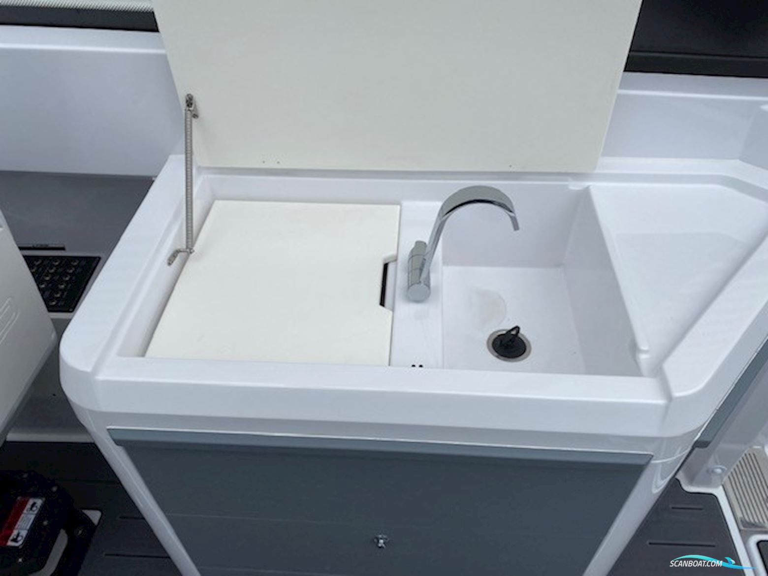 XO BOATS dscvr 9 targa