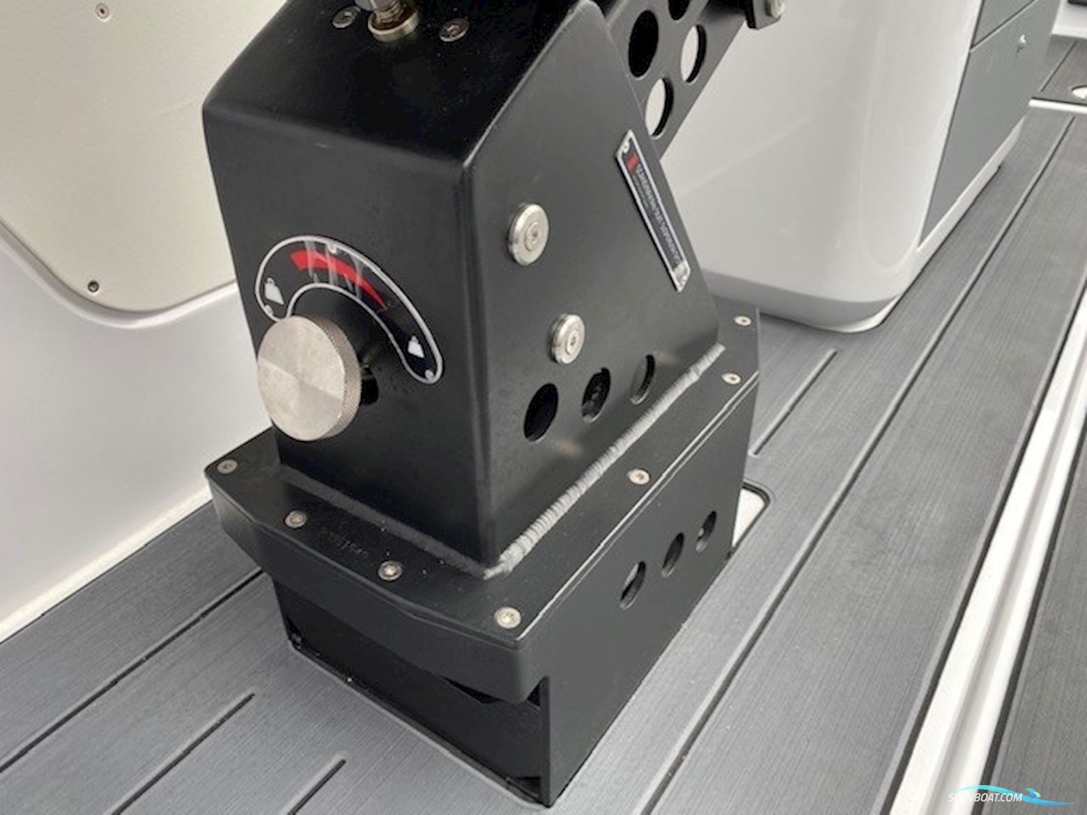 XO BOATS dscvr 9 targa