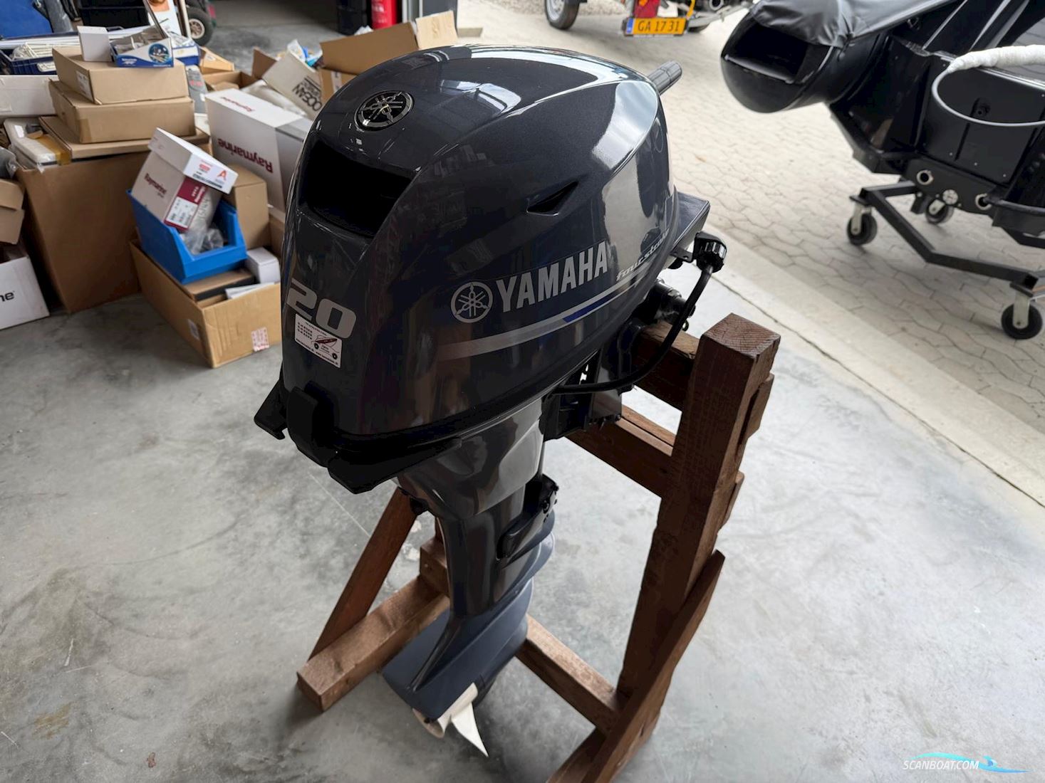 Yamaha F20