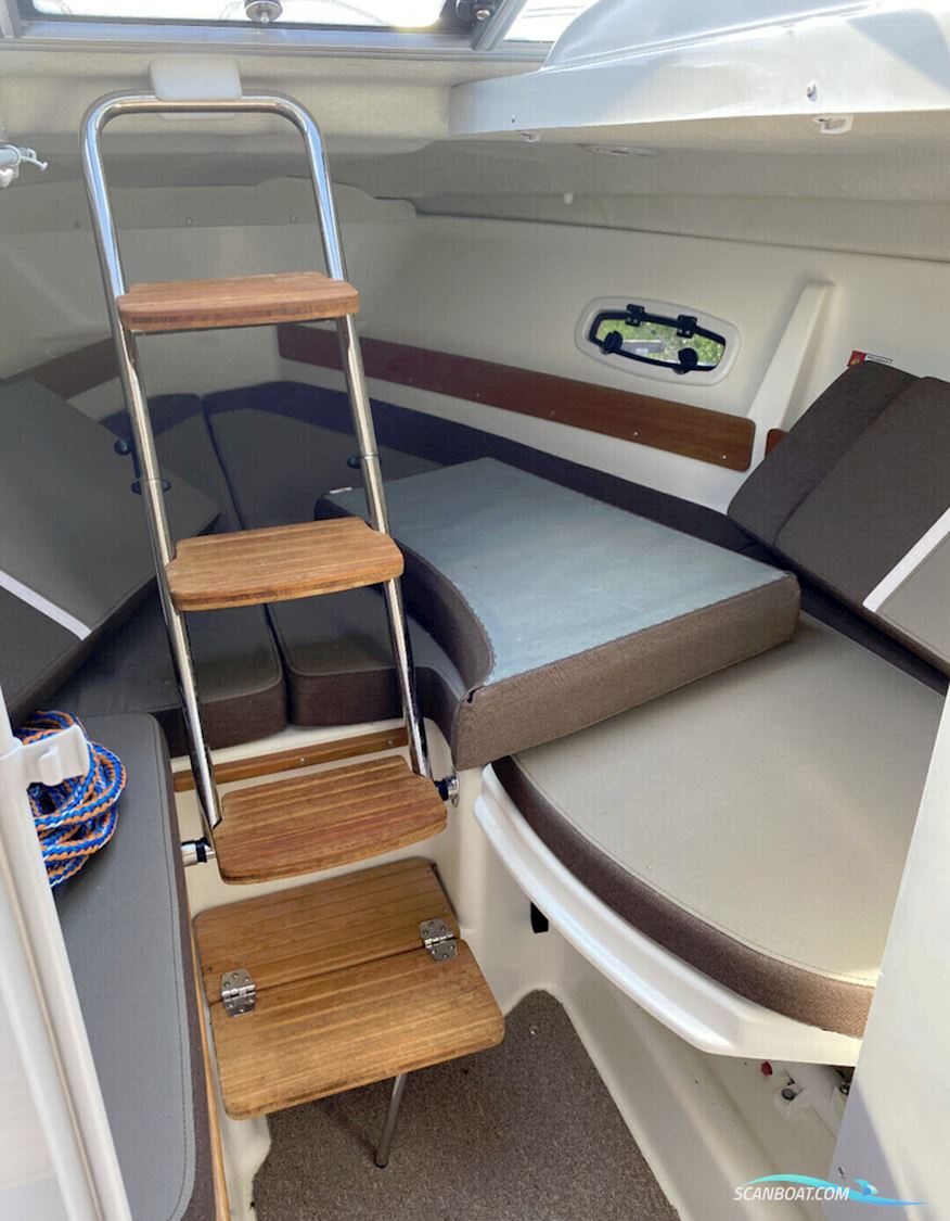 Yamarin 68C Cabin