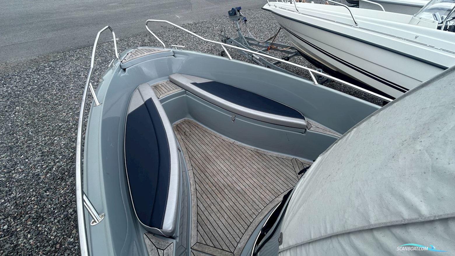 Yamarin Cross 61 Center Console