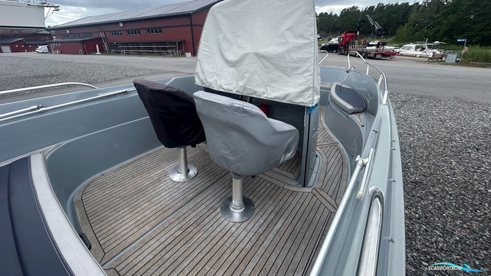 Yamarin Cross 61 Center Console