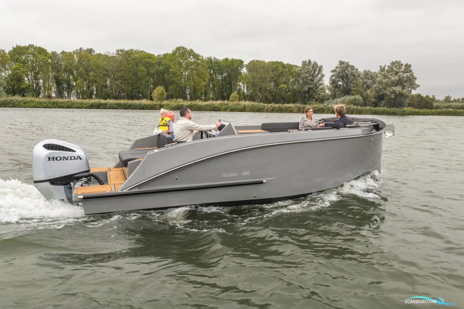  Maxima 680 Sport Lounge