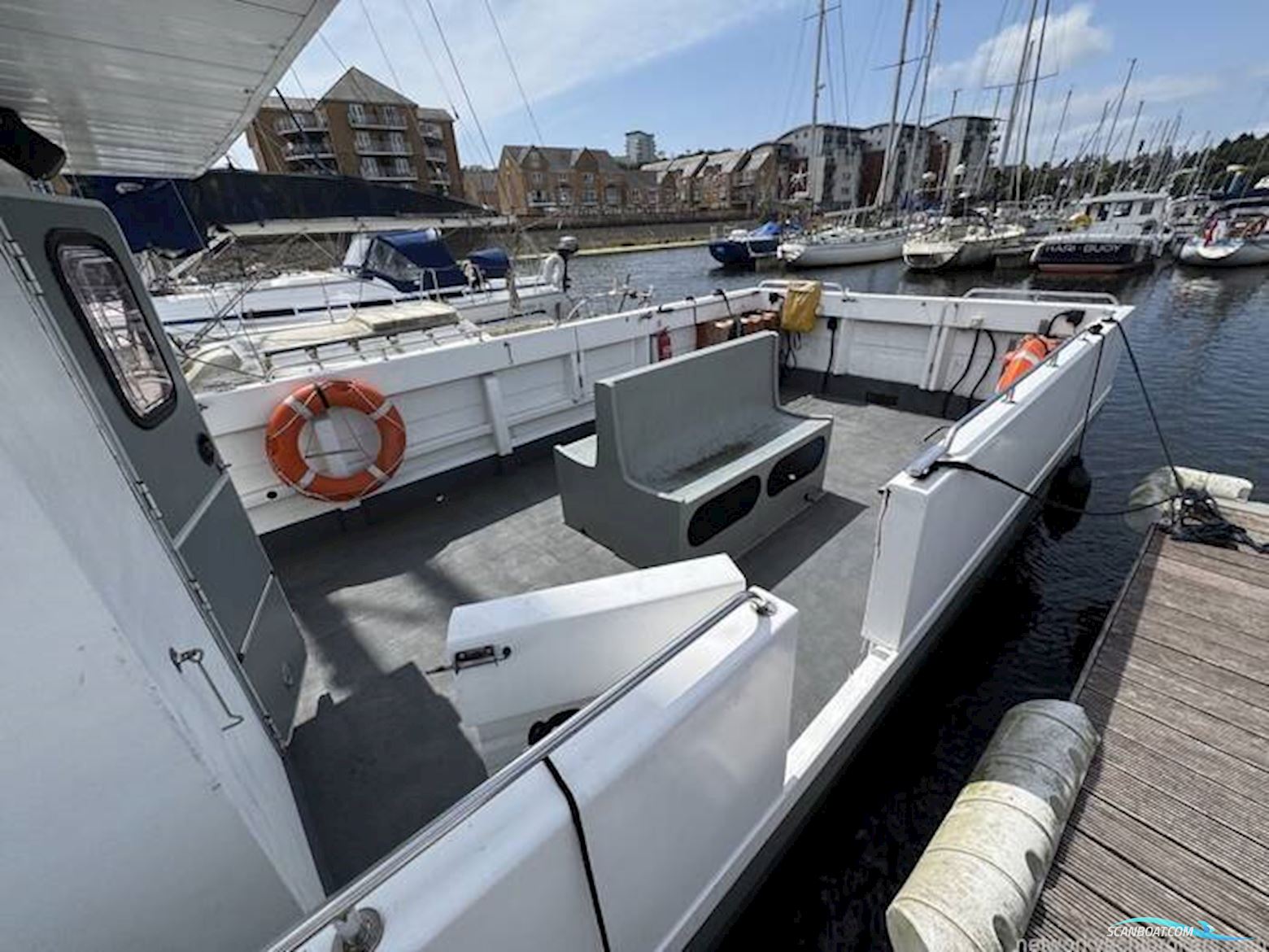 9.5 Catamaran