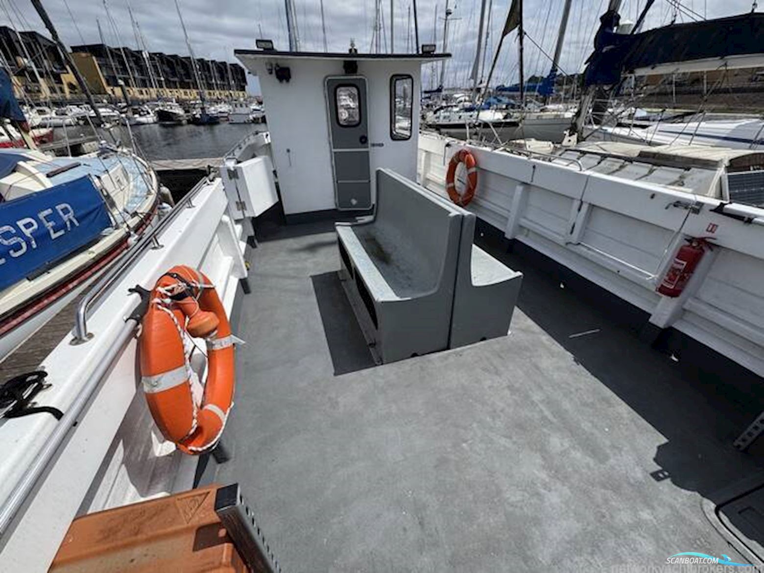9.5 Catamaran