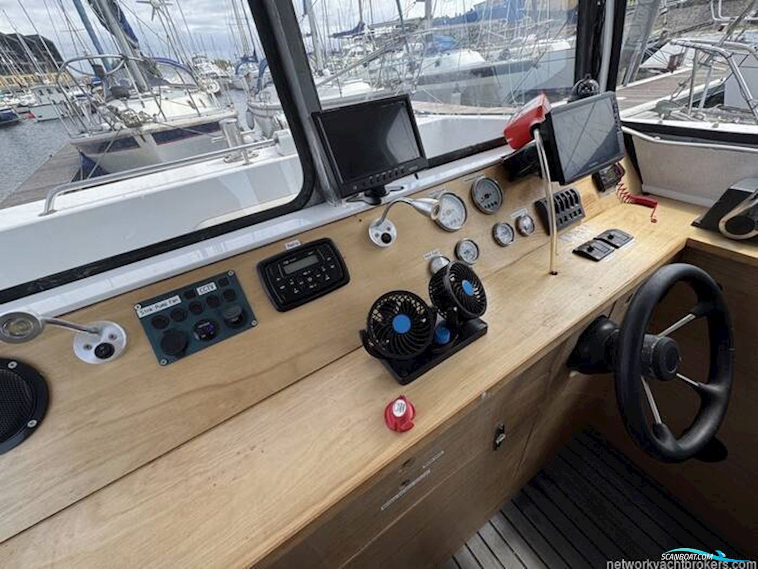 9.5 Catamaran