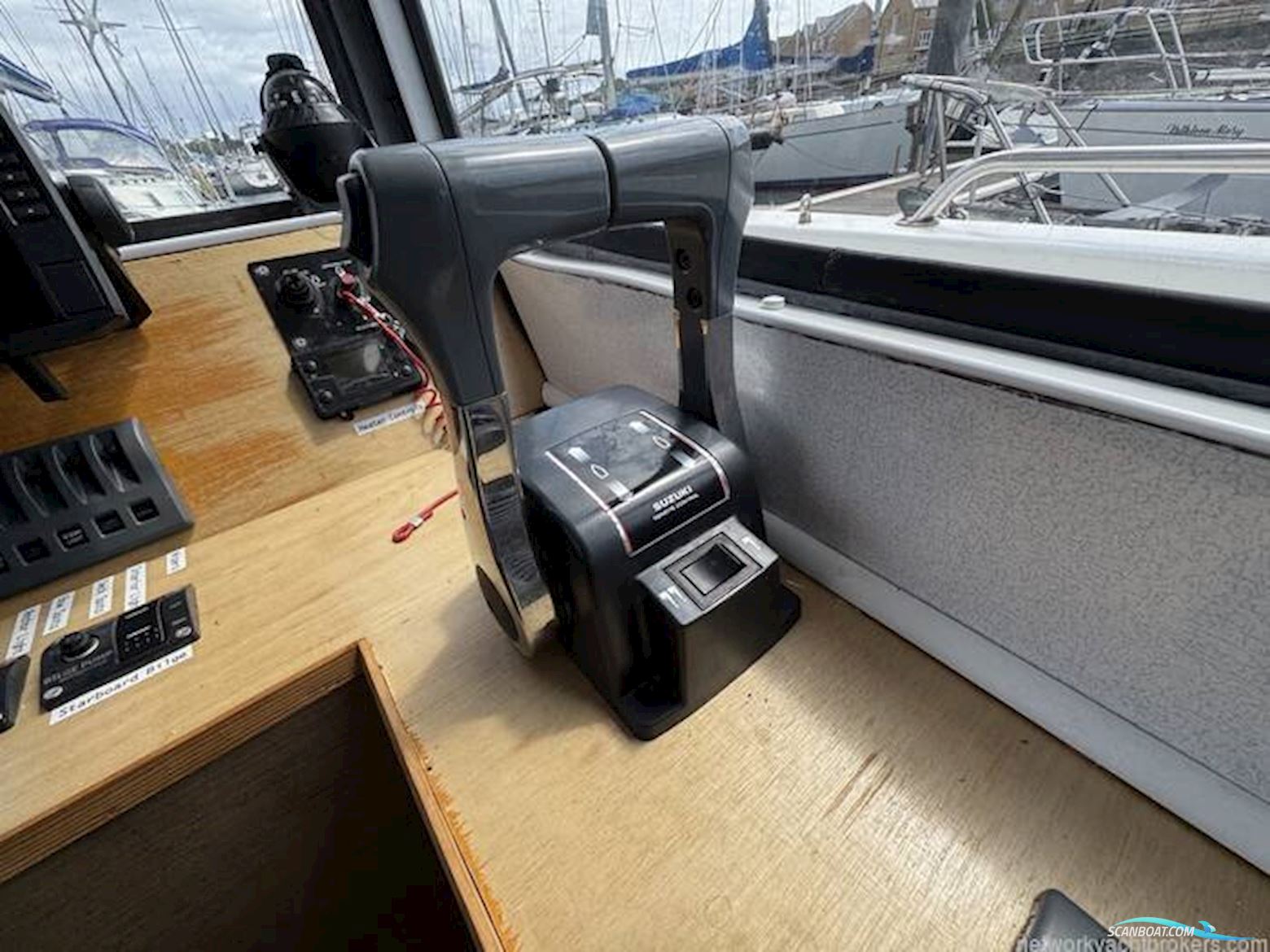 9.5 Catamaran