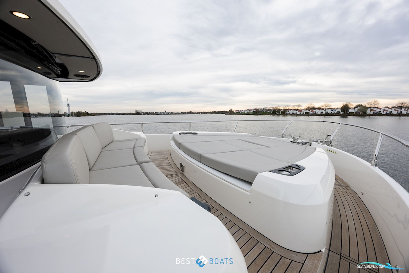 Absolute  Navetta 52