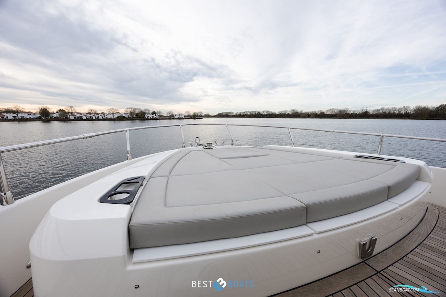 Absolute  Navetta 52