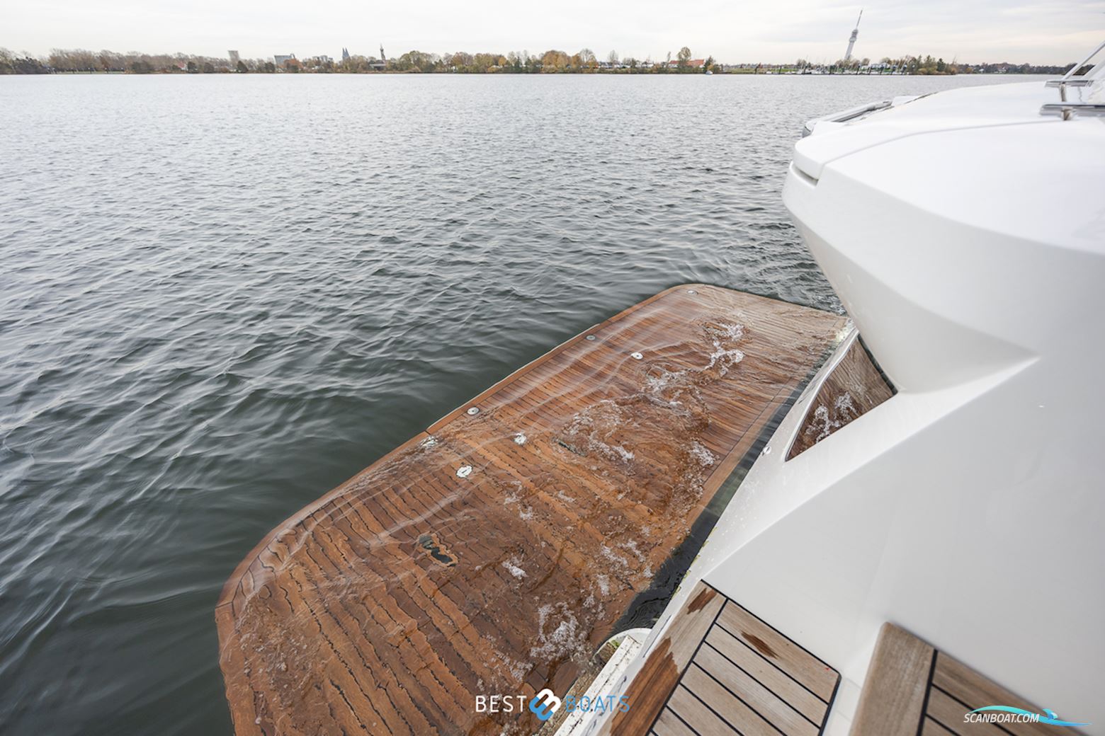 Absolute  Navetta 52