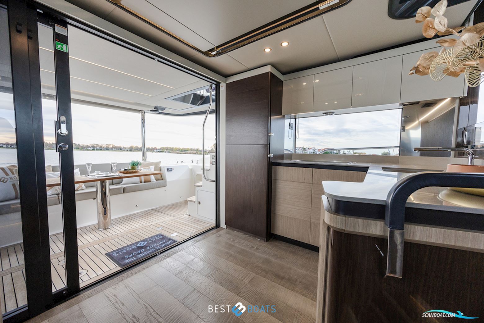 Absolute  Navetta 52