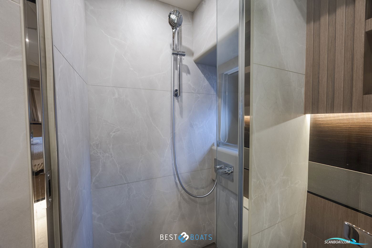 Absolute  Navetta 52