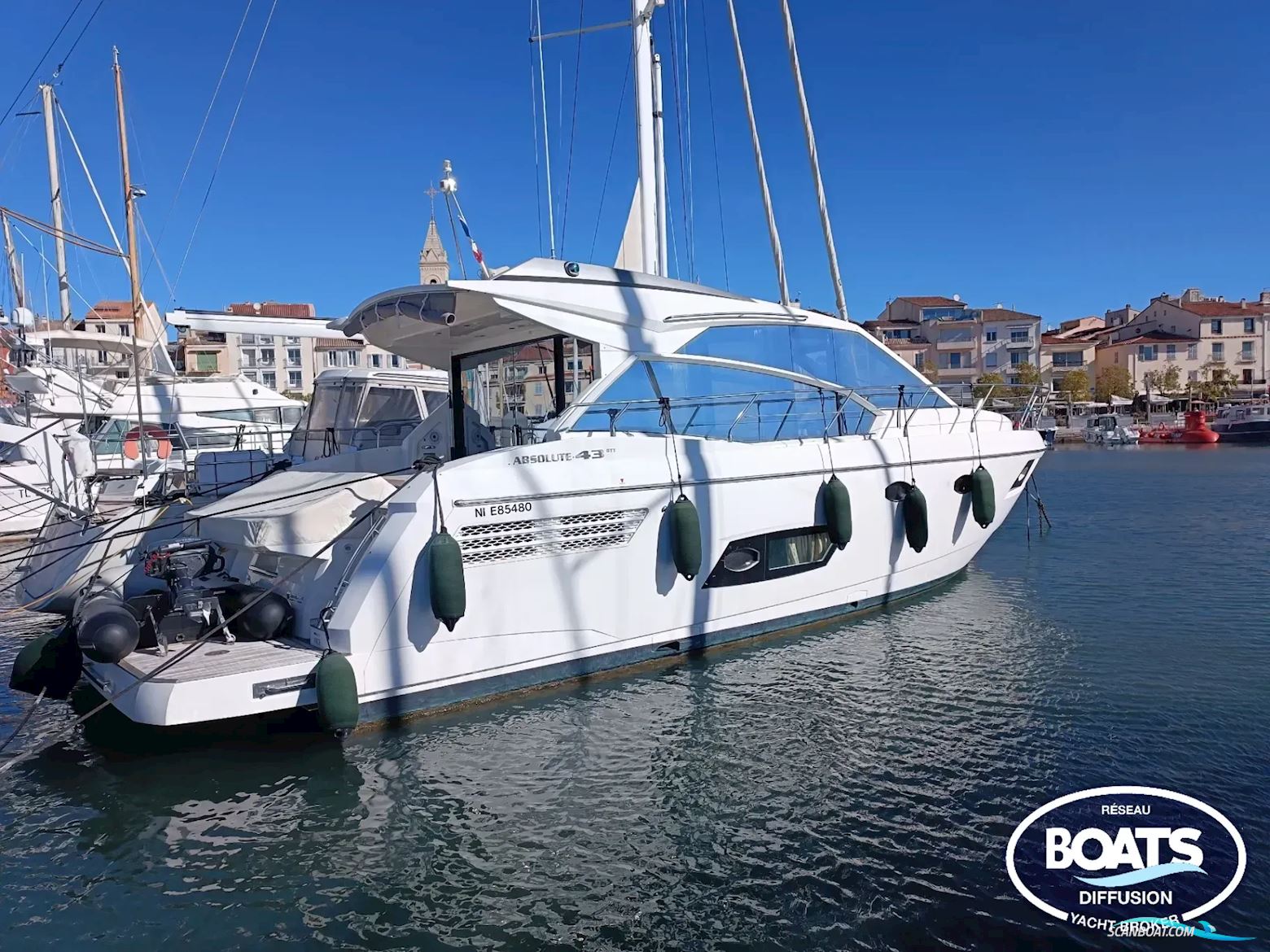 Absolute 43 STY Motorboat 2013, with VOLVO PENTA engine, France