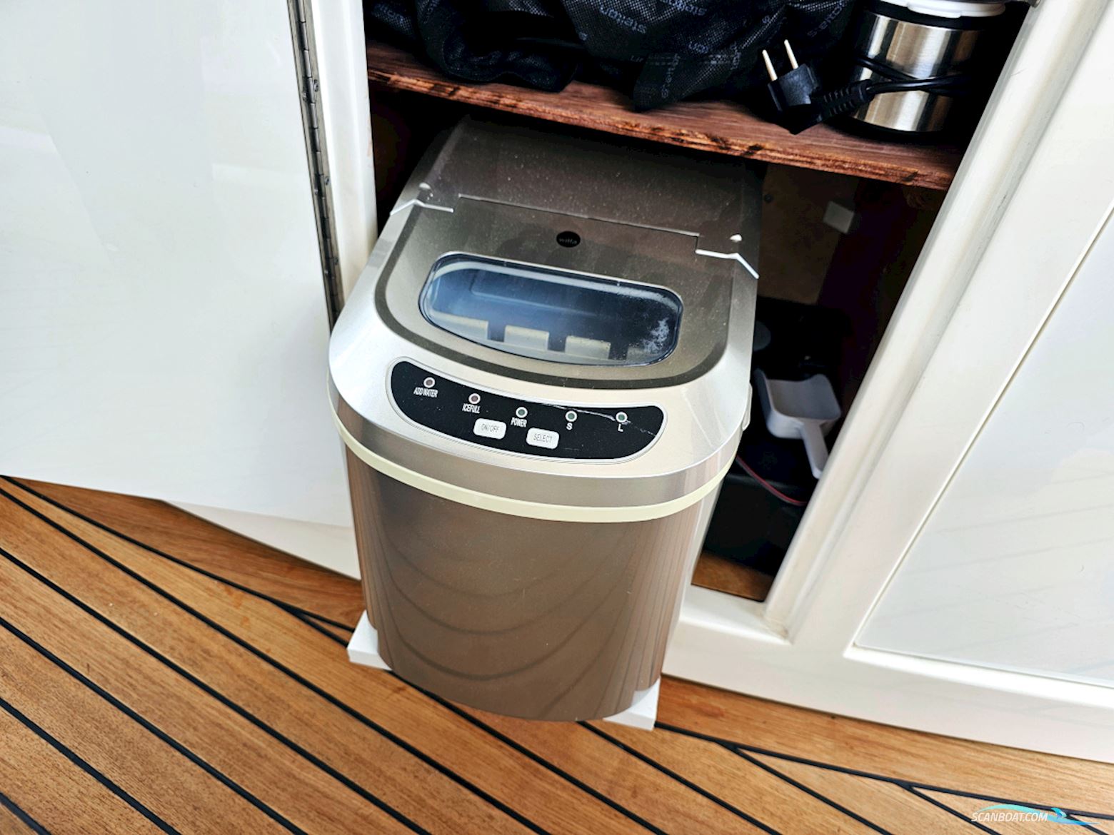 Absolute 47 HT Volvo Penta IPS-600