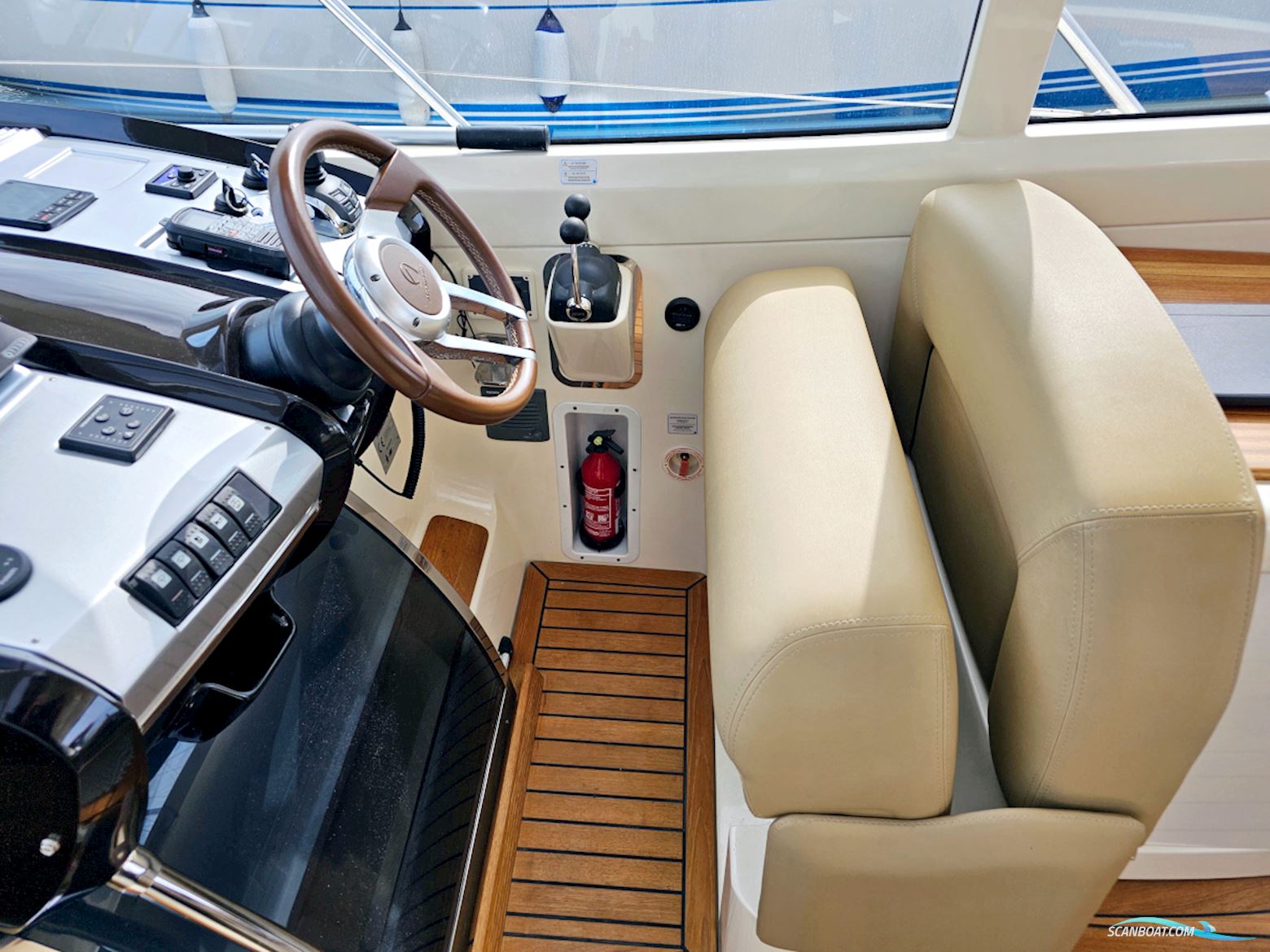 Absolute 47 HT Volvo Penta IPS-600