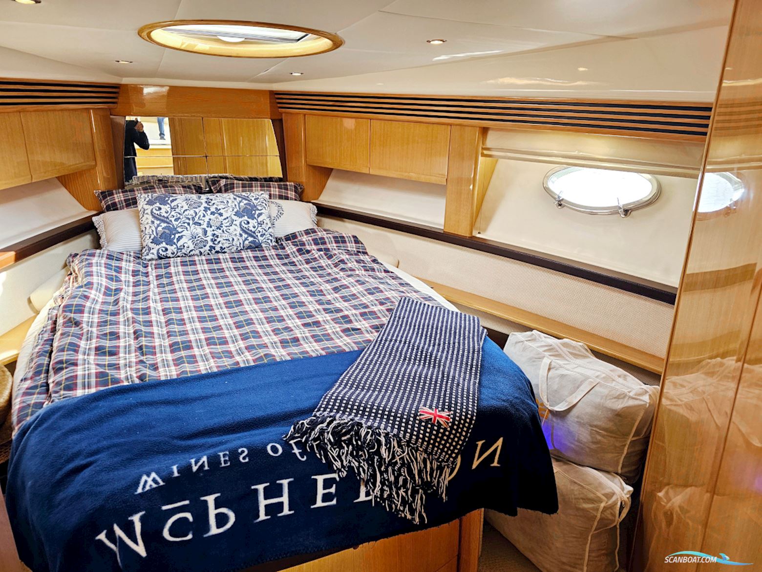 Absolute 47 HT Volvo Penta IPS-600