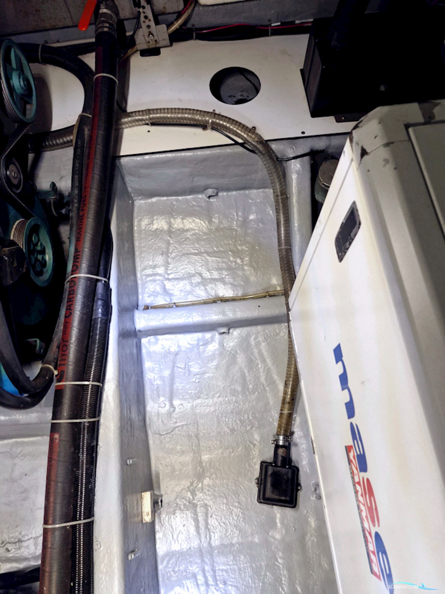 Absolute 47 HT Volvo Penta IPS-600