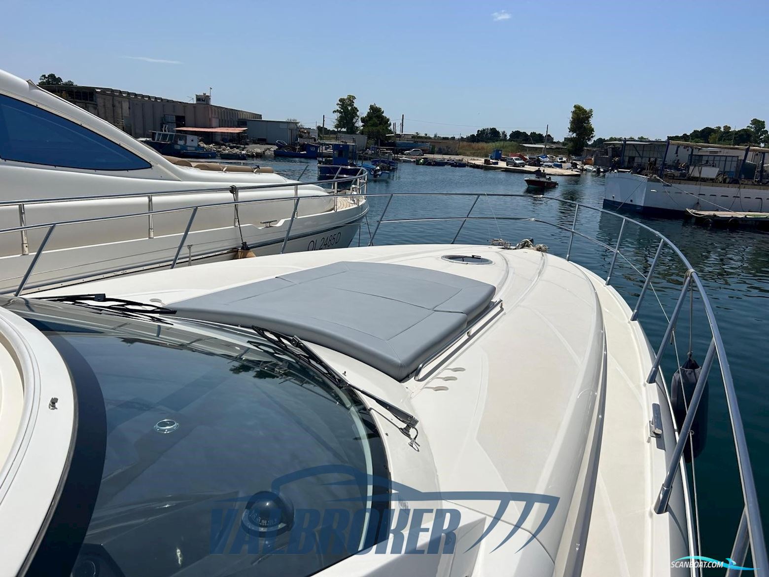 Absolute 56 Motorboat 2007, with Volvo Penta IPS 600 engine, Italy