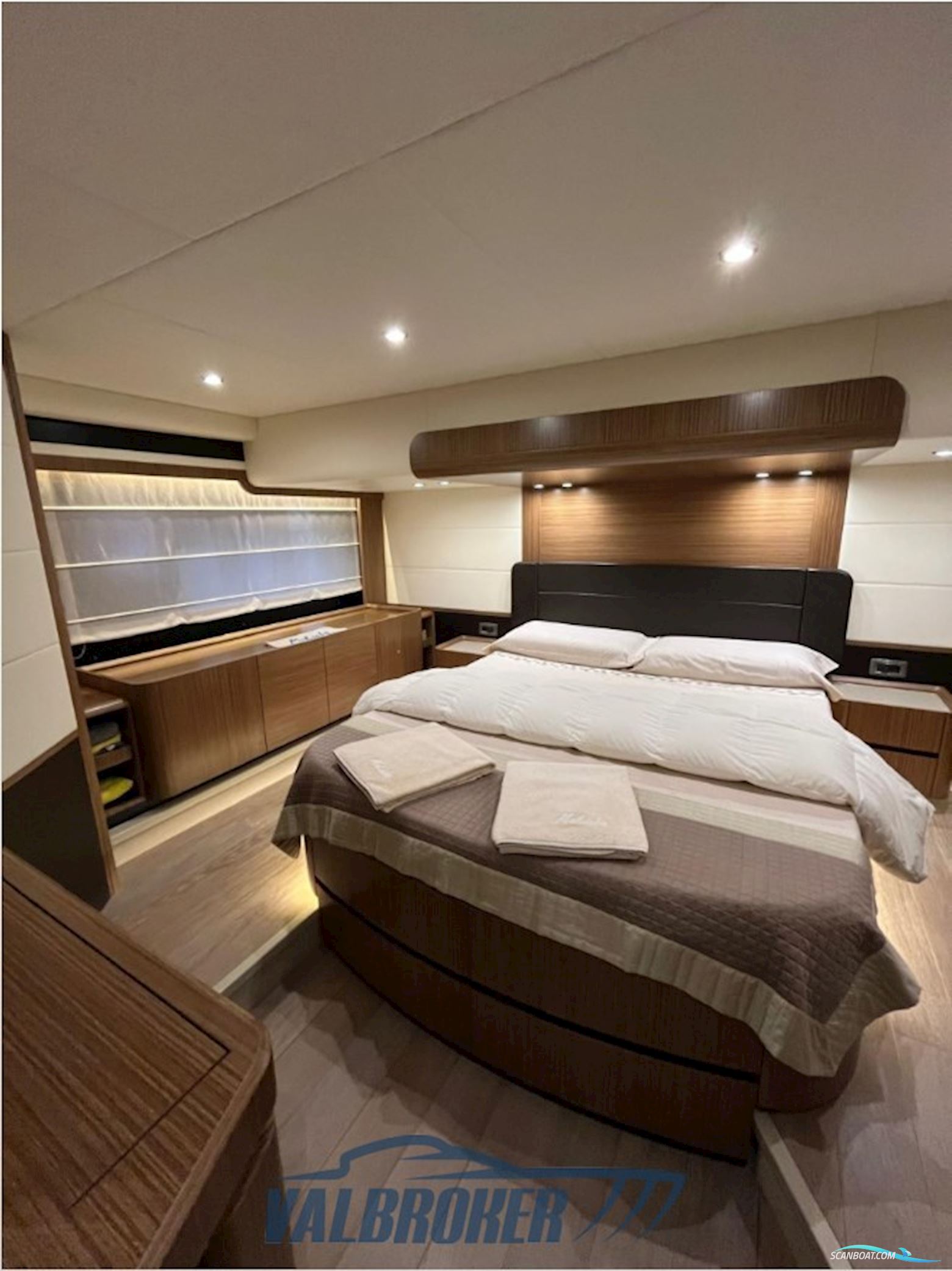 Absolute Navetta 52