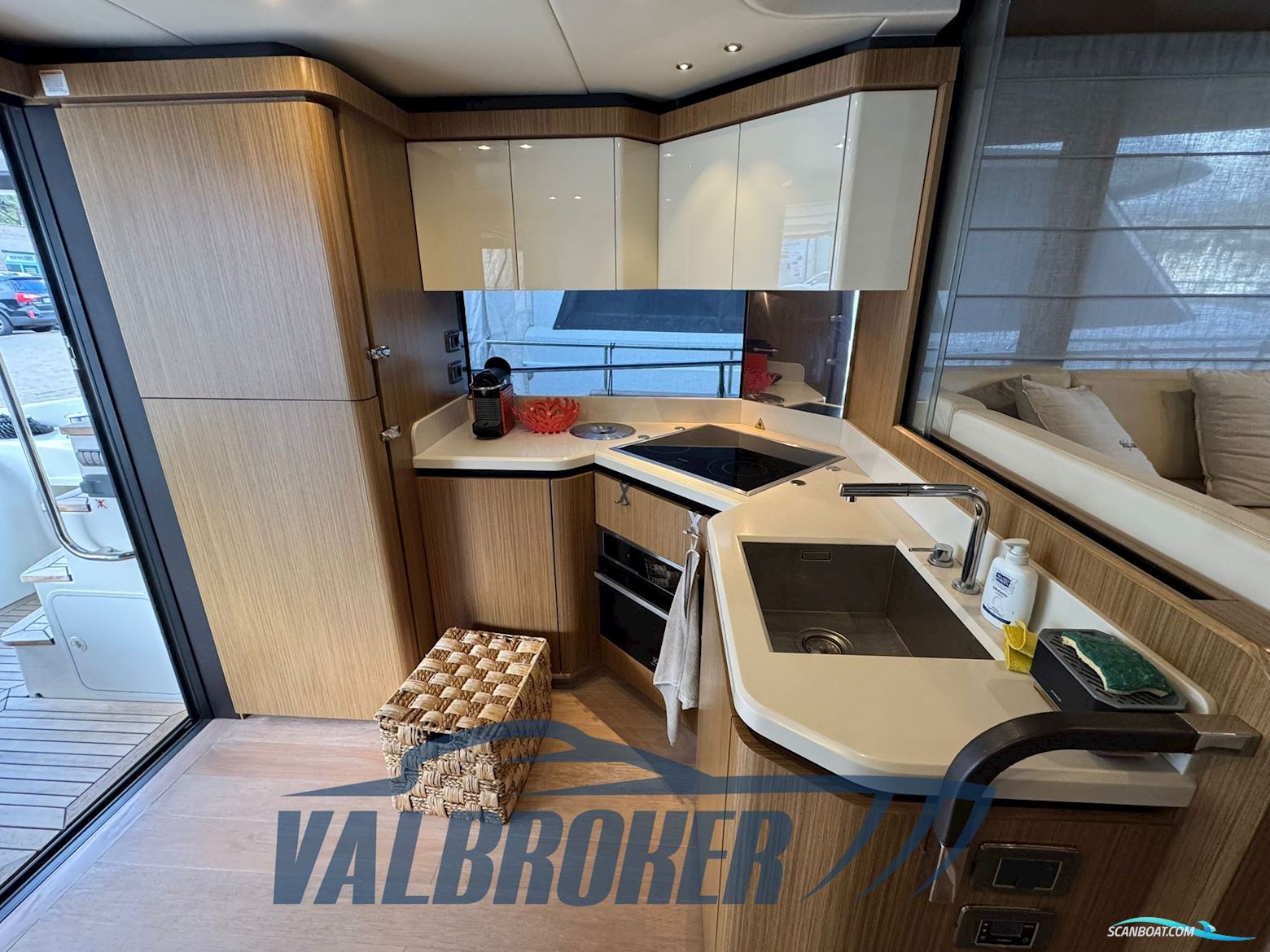 Absolute Navetta 52